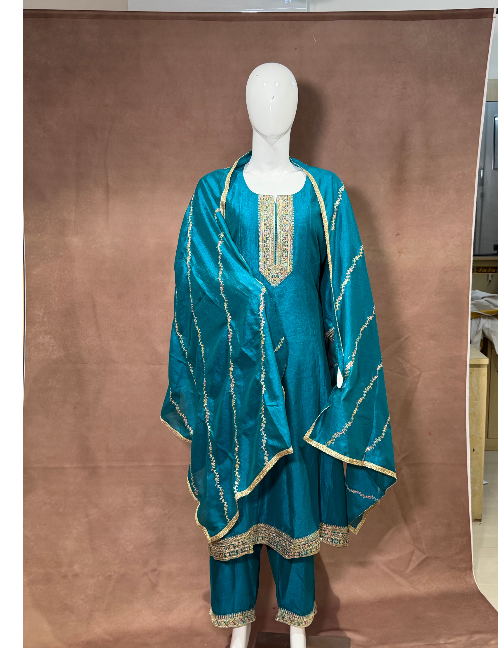 Peacock Blue Handcrafted vichithra Silk Kurta Set with Embroidered Dupatta & Pants (Set of 3)
