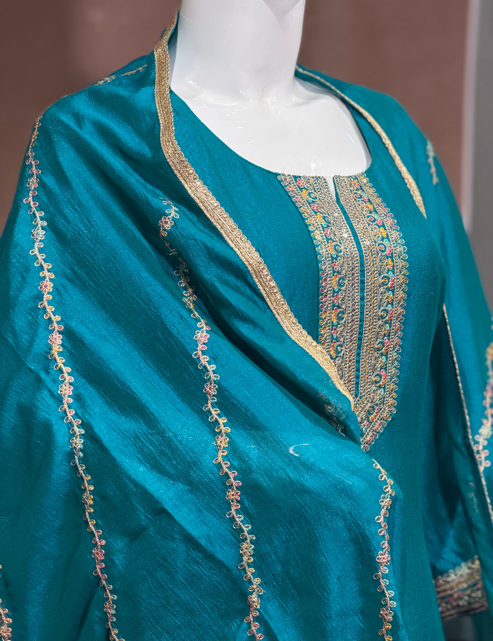 Peacock Blue Handcrafted vichithra Silk Kurta Set with Embroidered Dupatta & Pants (Set of 3)